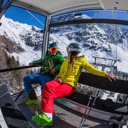 Ski lifts in Schnalstal Valley