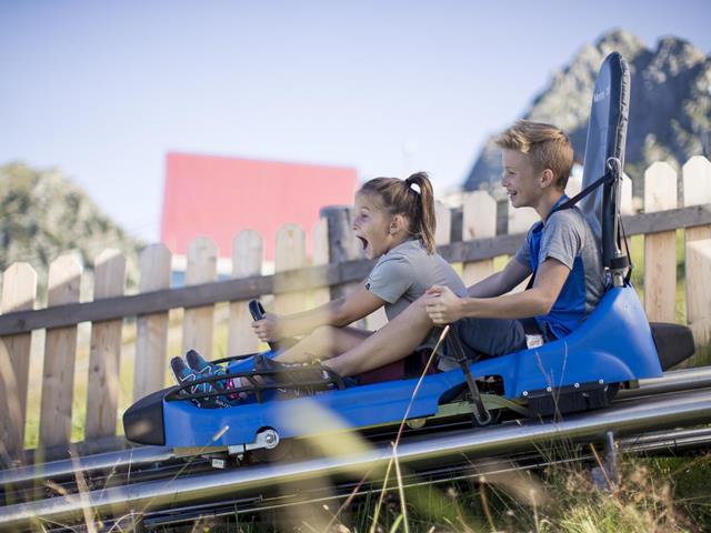 Tobogganing-AlpinBob-kids-summer-Avelengo-Verano-Merano2000-fa