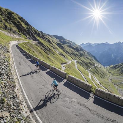 In bici da corsa a Parcines