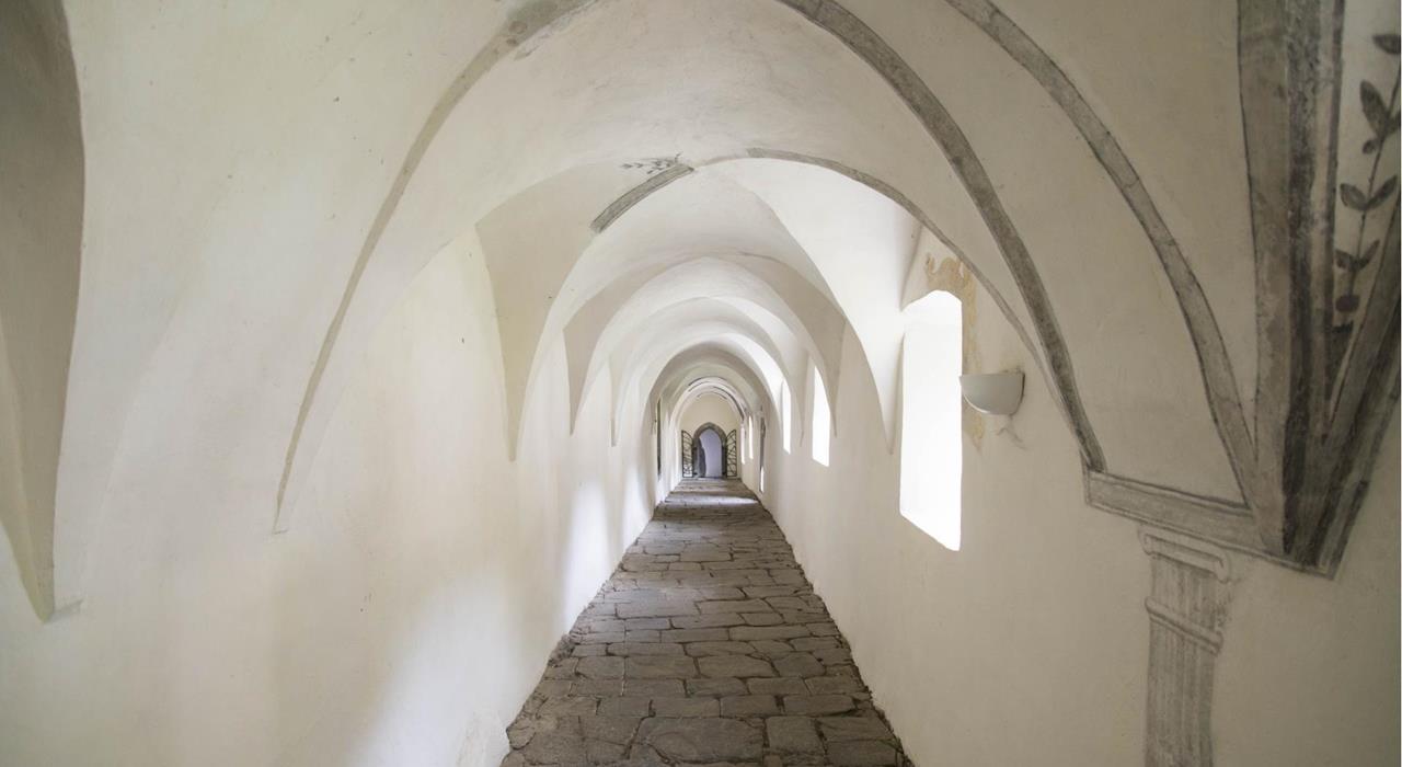 sehenswertes-kreuzgang-karthaus-schnalstal-mr