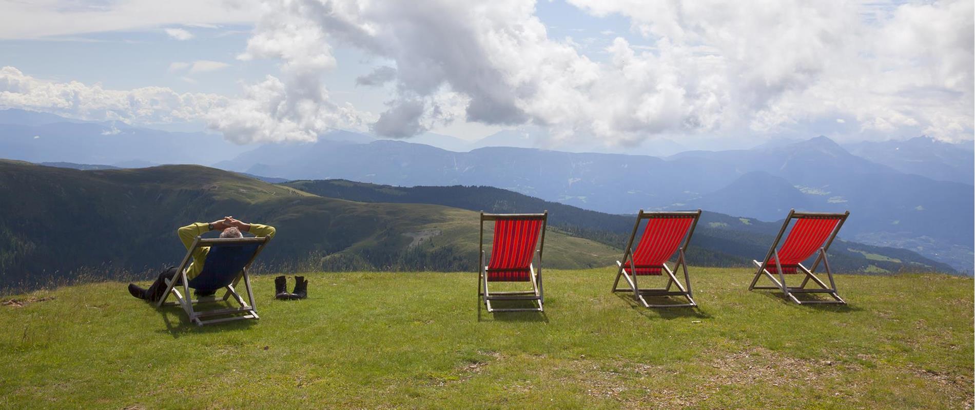 Hiking-chair-panoramic-view-Avelengo-Verano-Merano2000-fb