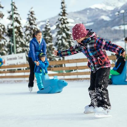 Eislaufen in Dorf Tirol
