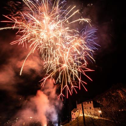 Weihnachtsmarkt Lana - Sterntaler über dem Kapuzinergarten