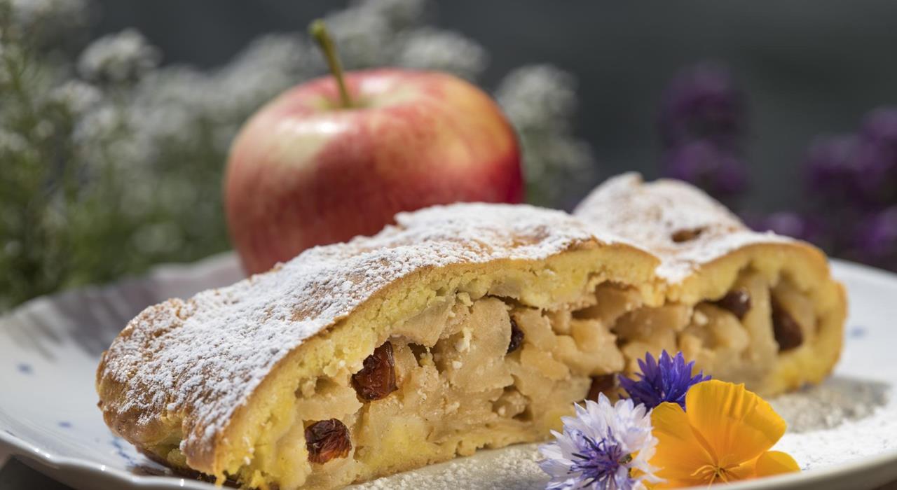Apfelstrudel mit Mürbteig