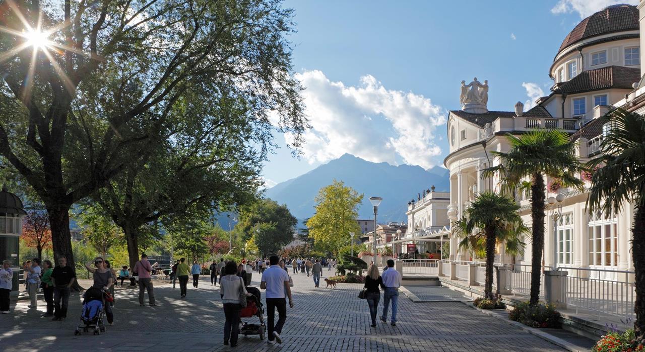 Kultur-Kurstadt-Meran-Schenna-fb