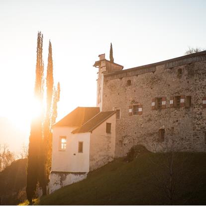 Castelli e fortezze a Lana e dintorni