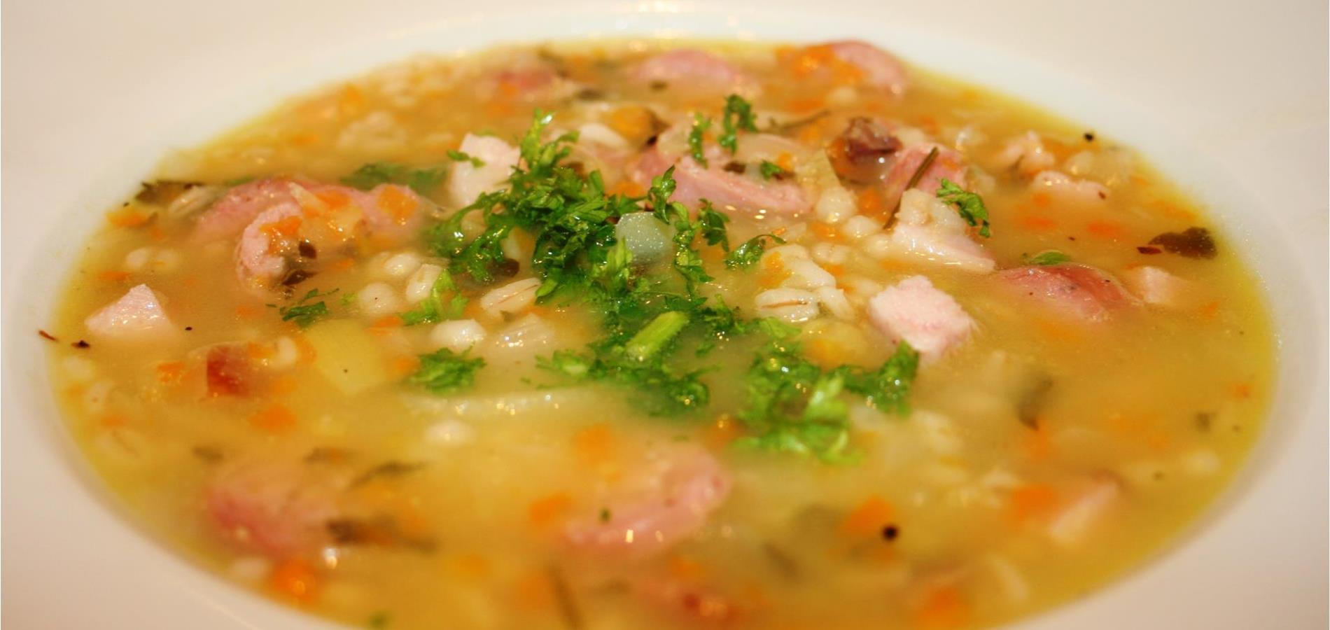 Südtiroler Gerstsuppe (Gerstensuppe, Graupensuppe)