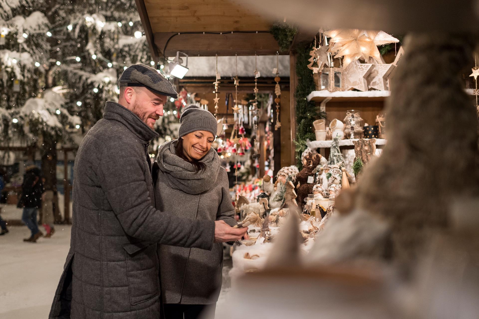 weihnachtsmarkt-weihnachten-paar-idm-suedtirol-alex-filz[2]