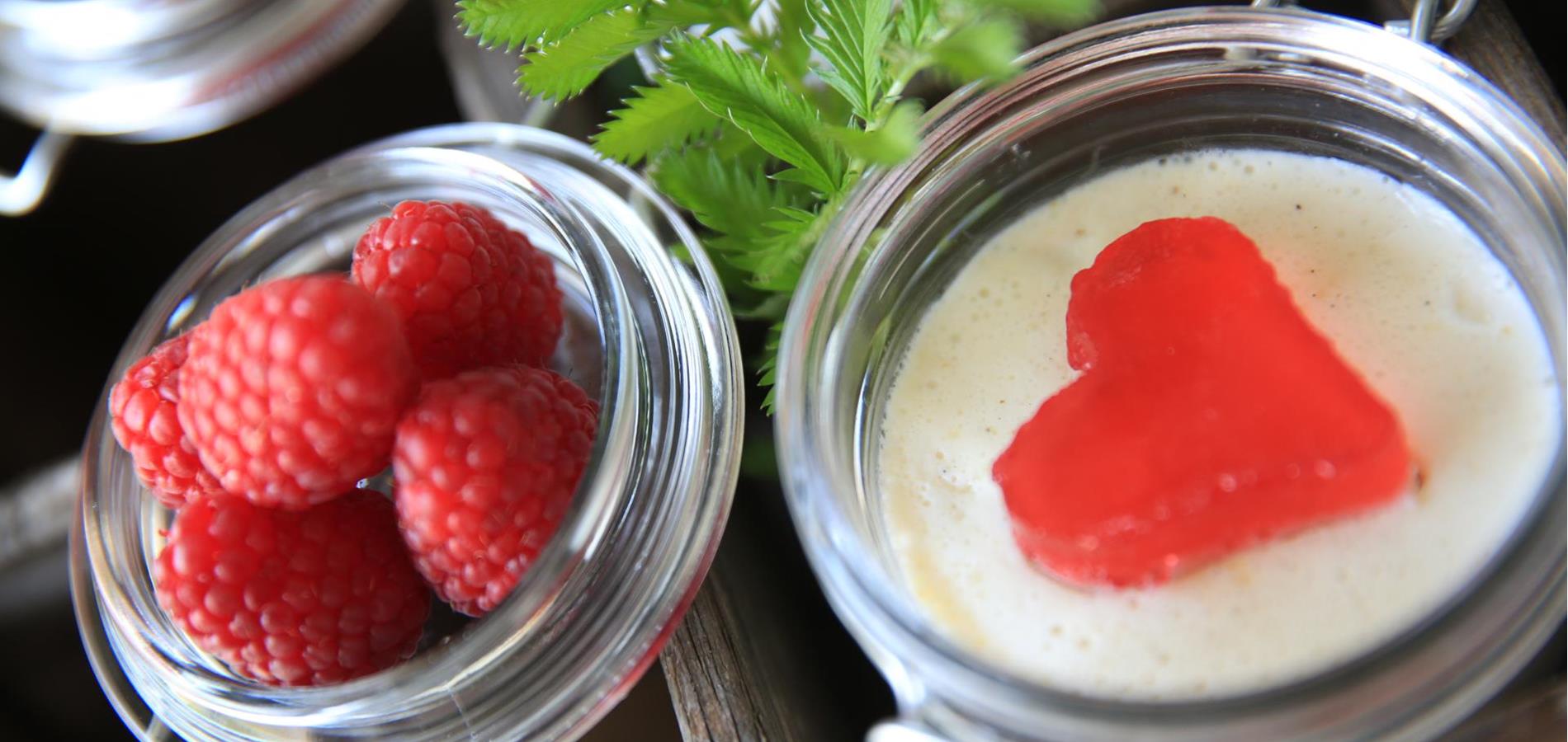 Semolina pudding with raspberry hearts