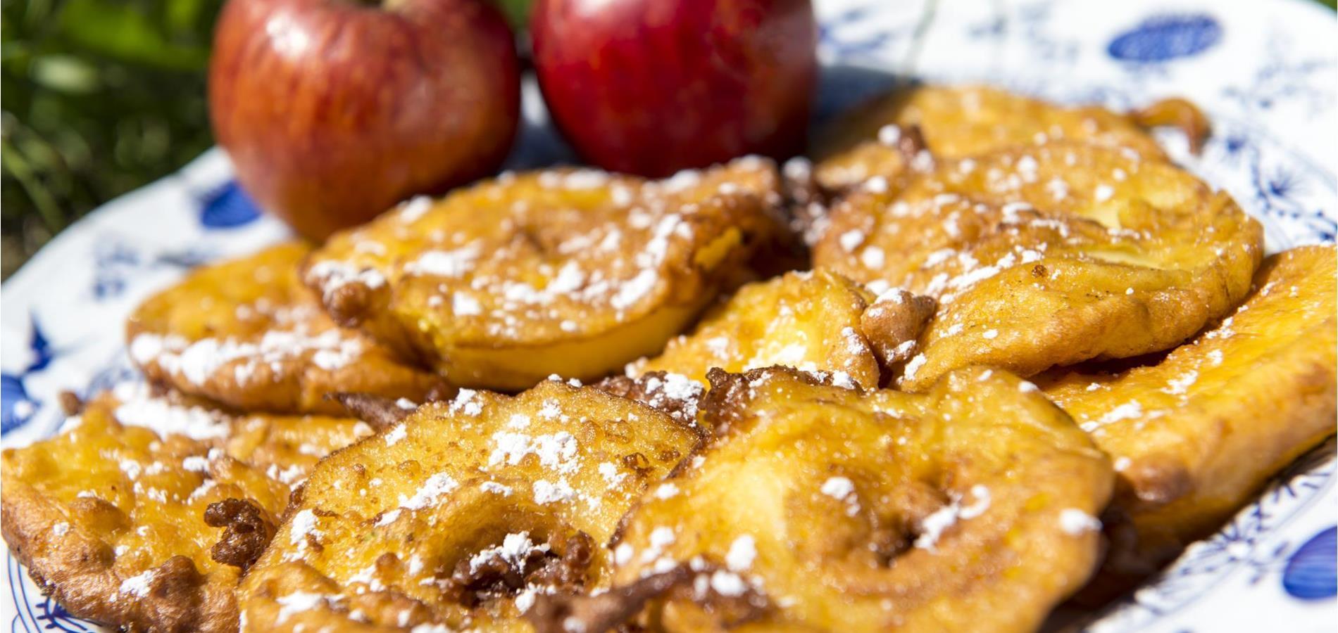Apfelkiachl - apple pancakes