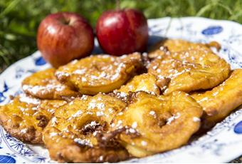 Apfelkiachl - apple pancakes