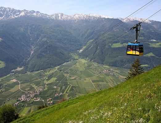 Seilbahn Naturns - Unterstell mit Blick auf Naturns & Umgebung