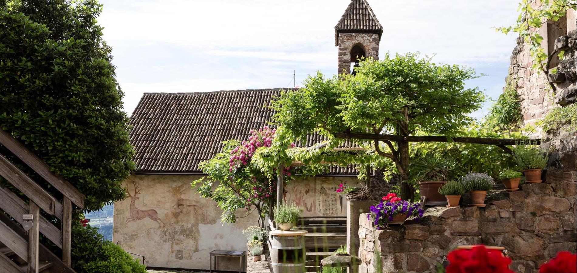 Burg Hocheppan castle chapel