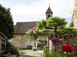 Burg Hocheppan castle chapel