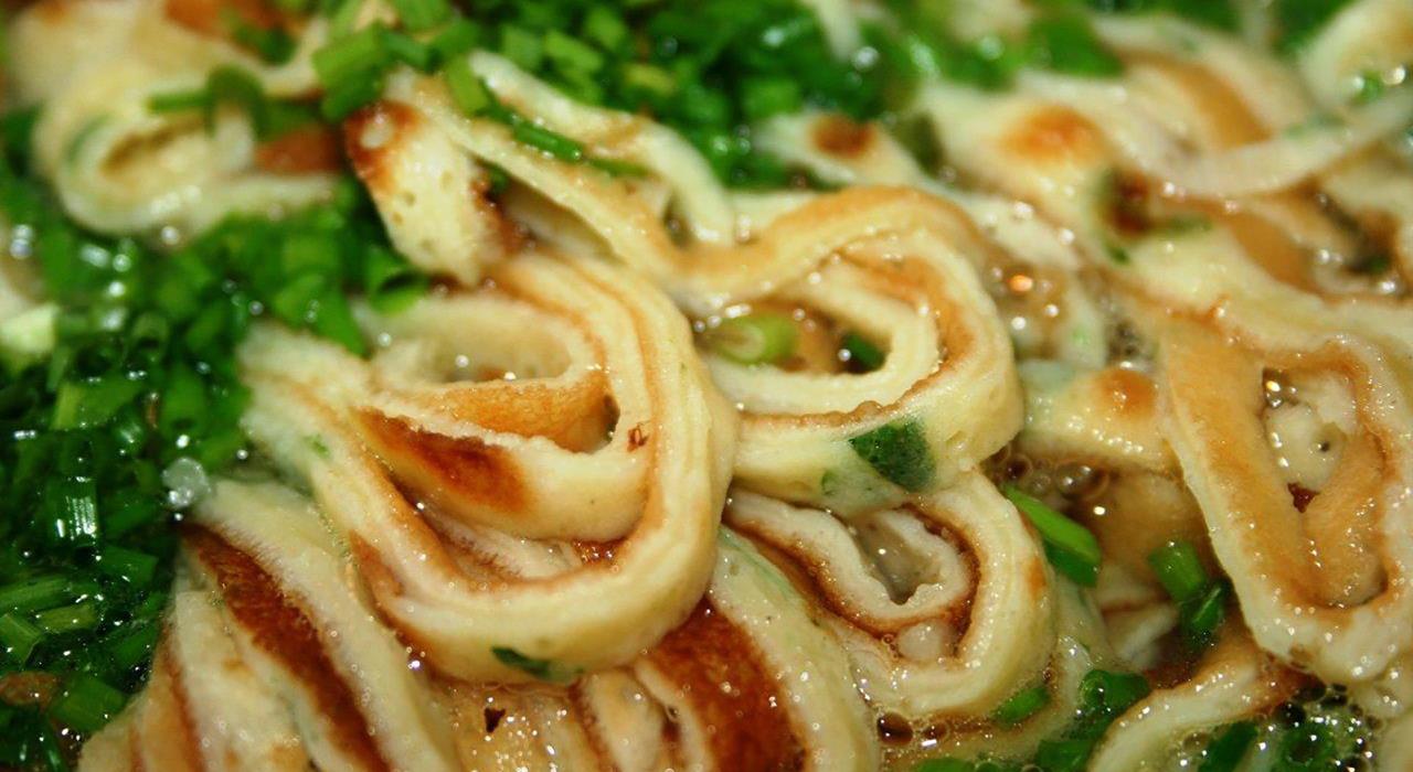 Frittatensuppe (sliced pancake soup)