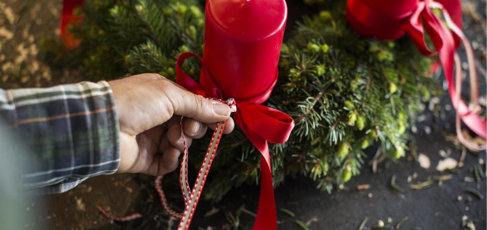 Il conto alla rovescia per il Natale con la corona dell'Avvento