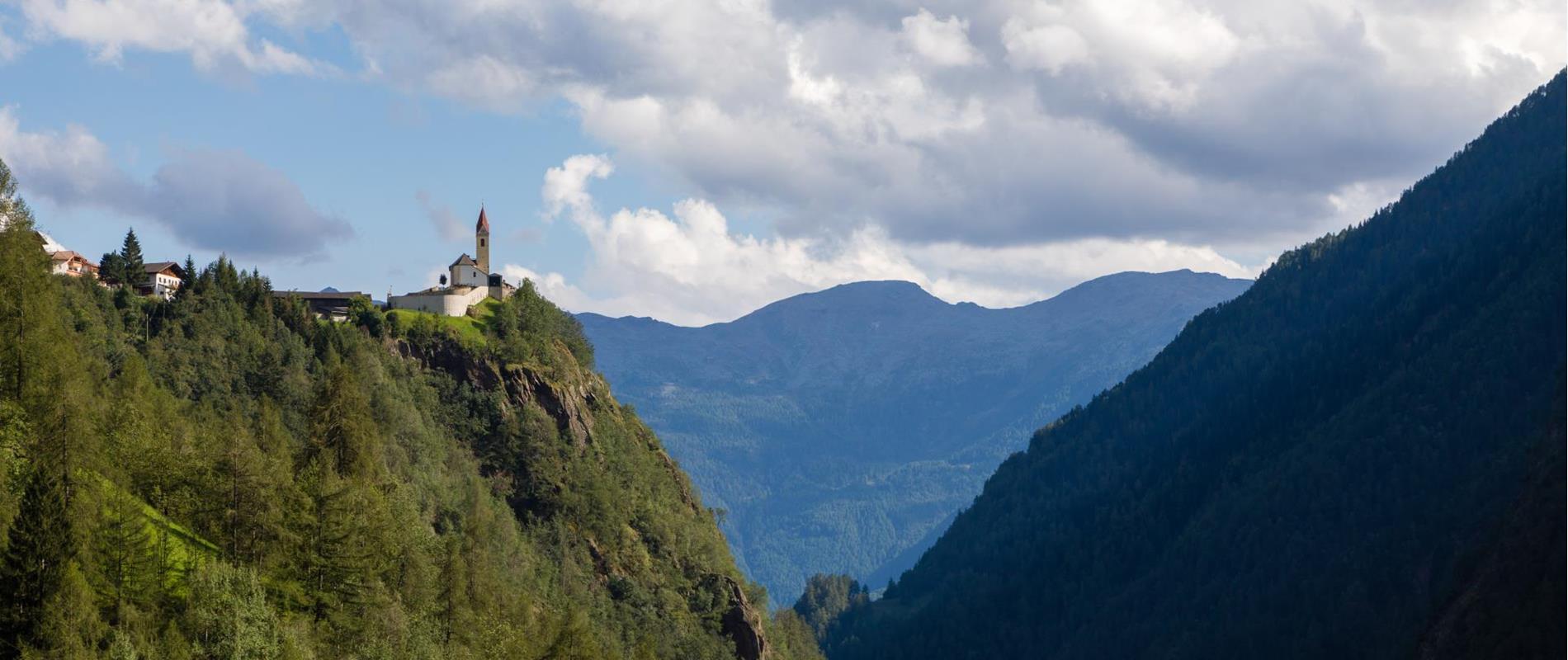 La chiesa parrocchiale di Monte S. Caterina/Katharinaberg