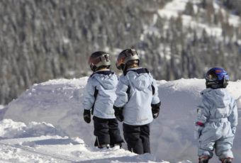 Skiing with children