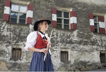 Kurzes Standkonzert der Musikkapelle Partschins, Fronleichnamsprozession