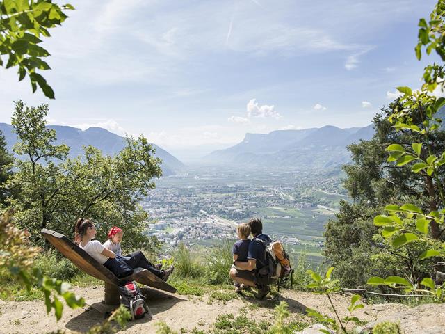 Aktivurlaub-Herrschaftsweg-Familie-Dorf-Tirol-af[3]