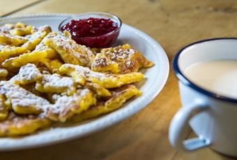 Kaiserschmarren mit Äpfeln