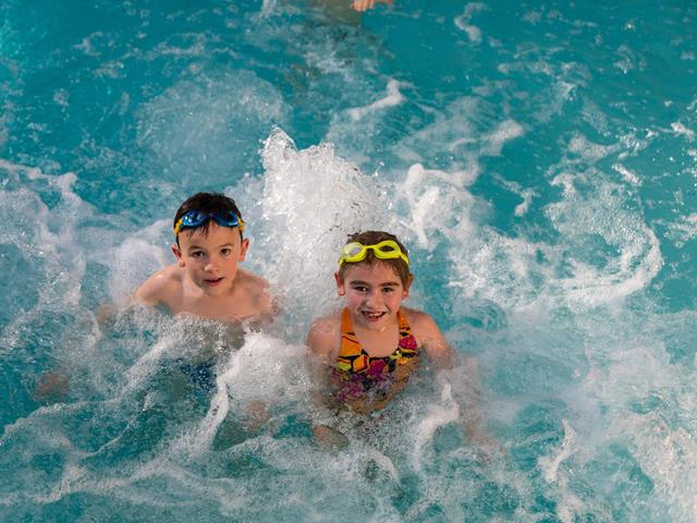 erlebnistherme-hallenbad-kinder-schwimmen-tg-naturns-santer-peter-70