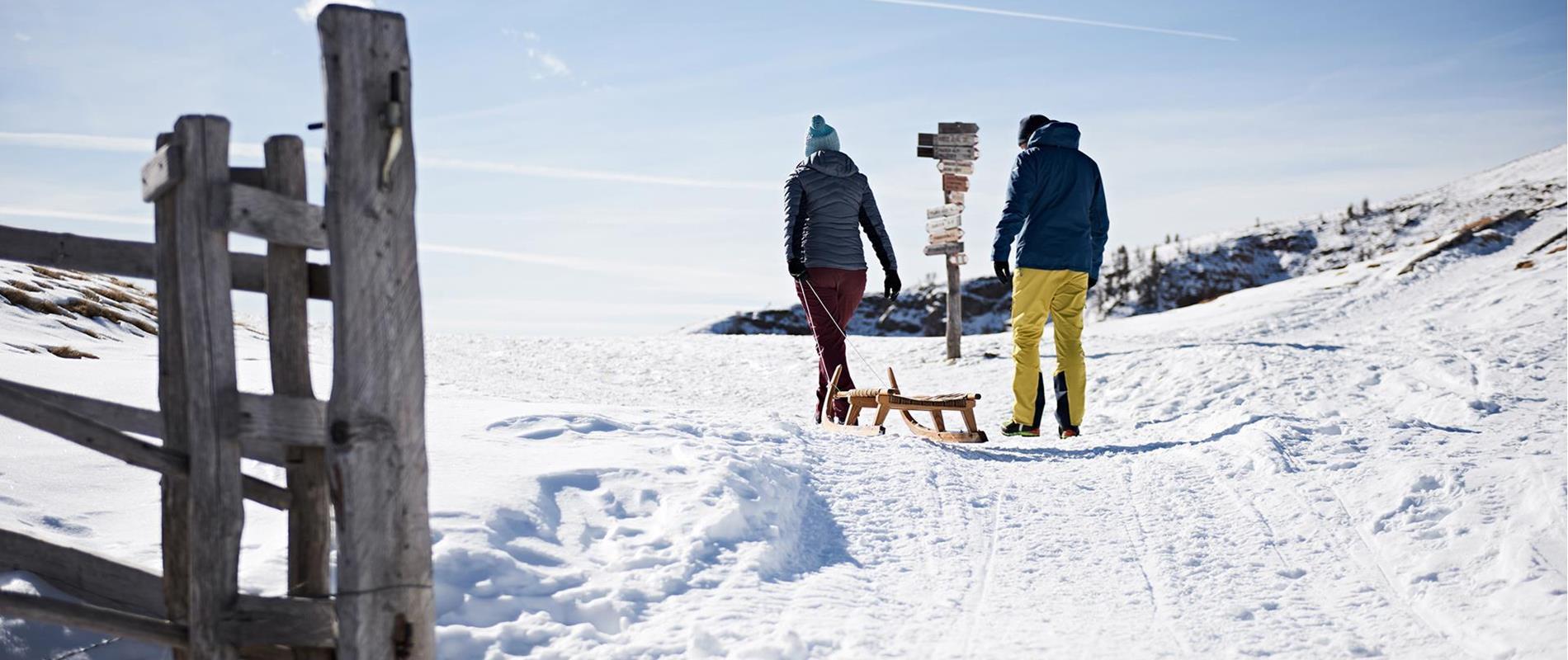 Winterwandern-Winterwanderer-auf-Meran2000-Hafling-Voeran-Meran2000-mf