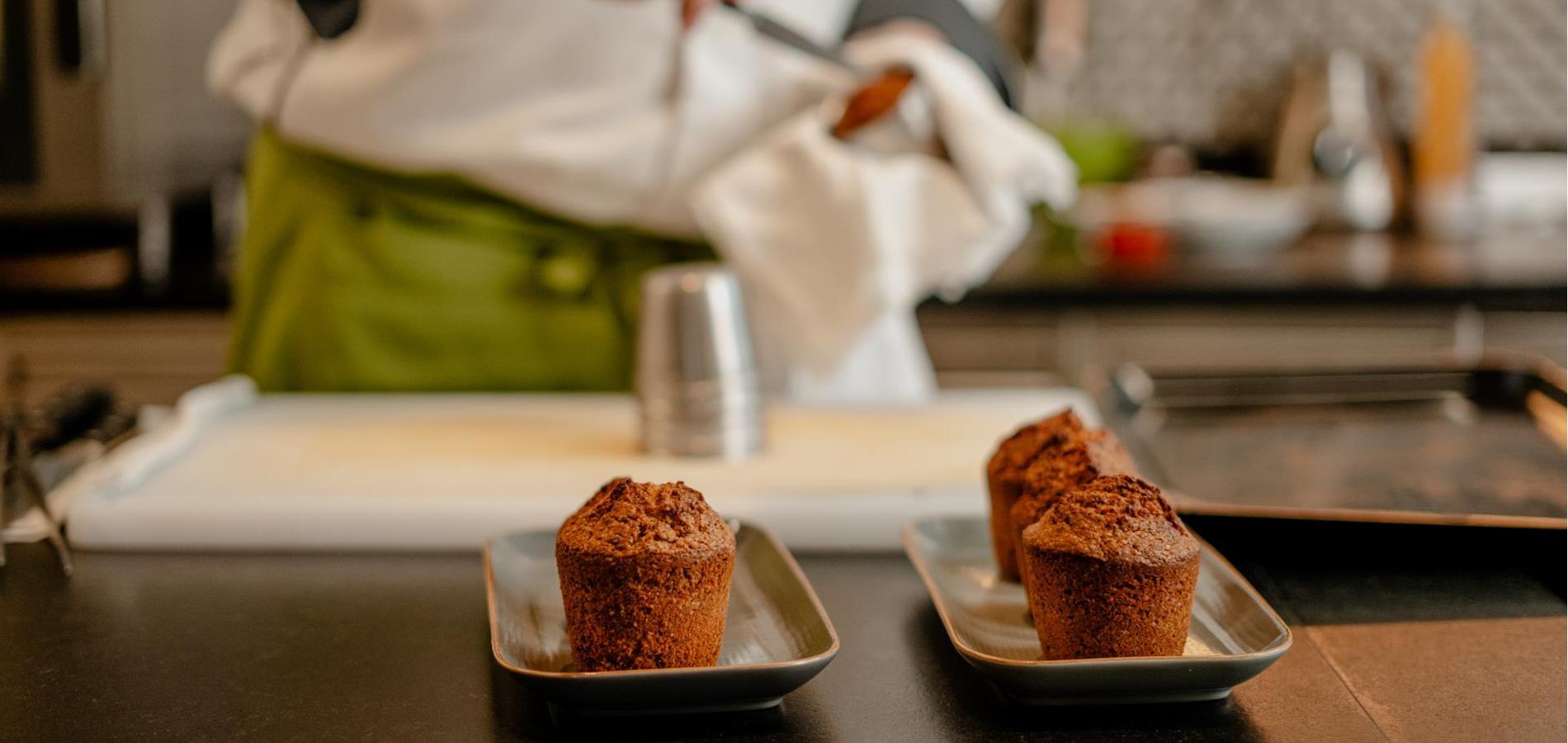 Mohn-Apfeltörtchen mit Fruchtkompott aus Schenna und feinem Apfelspuma