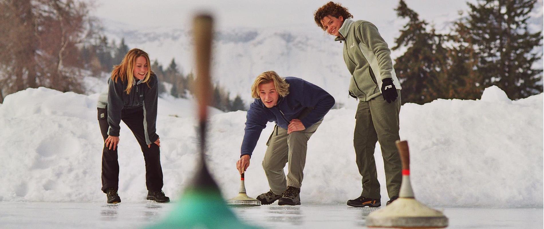 Schaatsen en ijsstokschieten in Lana en omgeving