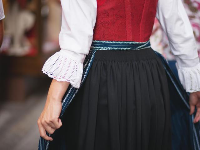 Tradition-Suedtiroler-Tracht-Meraner-Land-jp-4