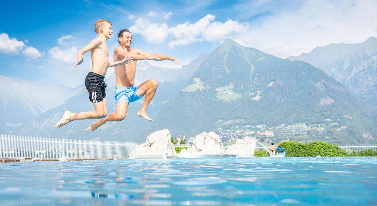 schwimmen-lido-schenna-suedtirol-dd