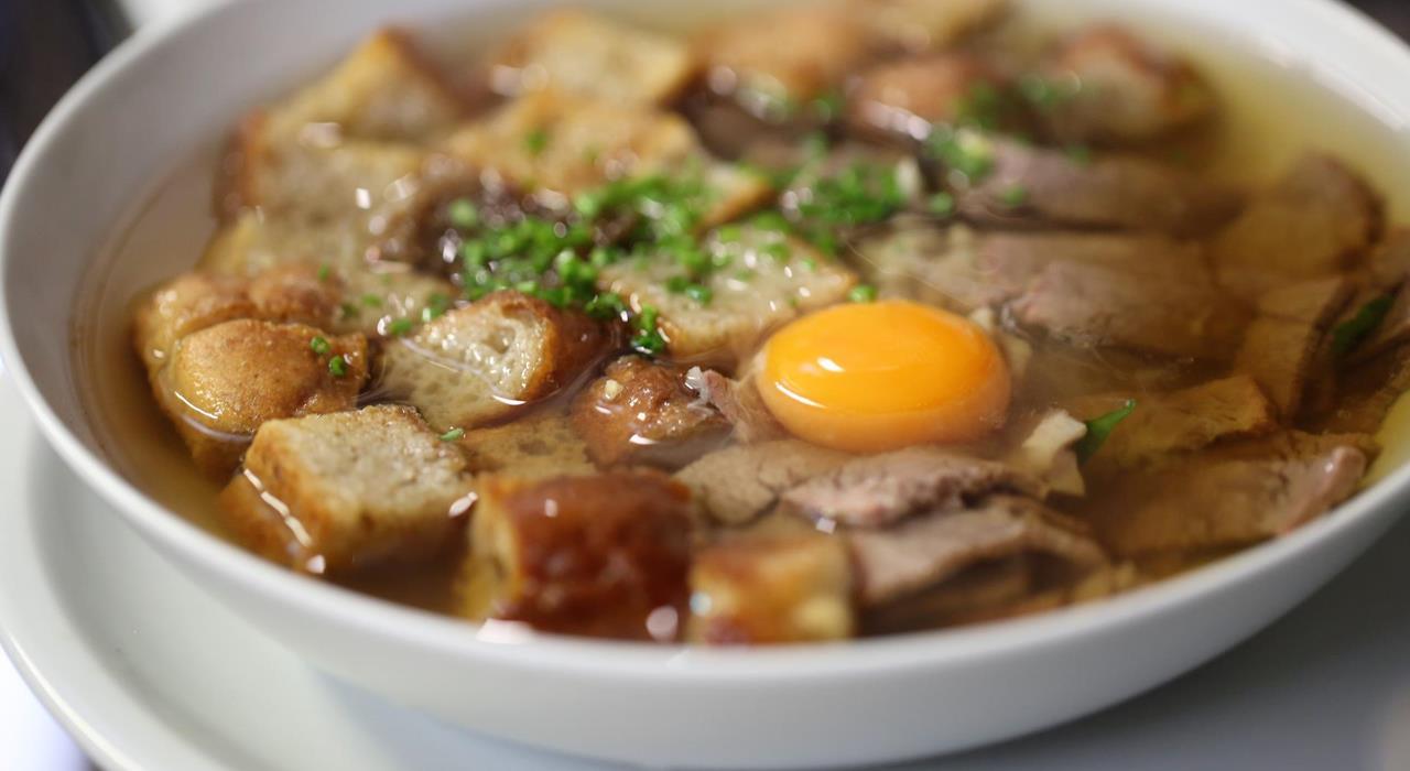 Val Venosta bread soup - Vinschger Brotsuppe