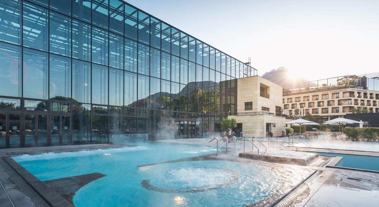 therme-schwimmen-meran-suedtirol-mk