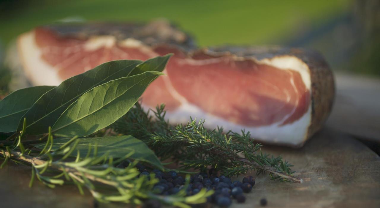 Alto Adige = Speck