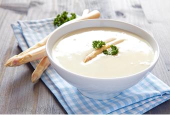 Spargelcremesuppe mit Quarknockerln