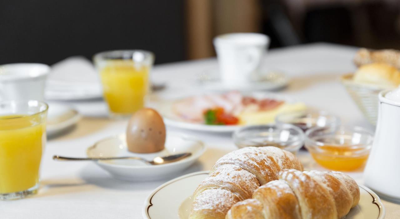 Essen & Trinken-Croissant Ei-Marling-dp
