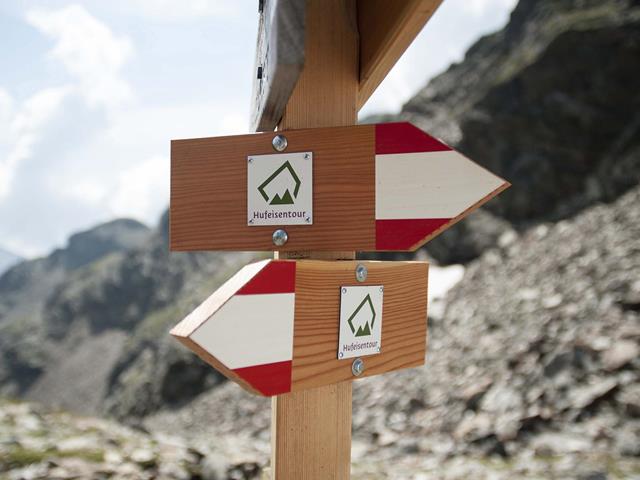 Hufeisentour - high mountain trail along the Sarntaler Alps and Hafling, Vöran and Meran 2000