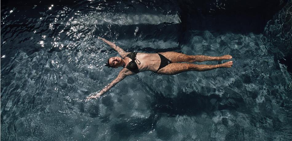 erlebnistherme-schwimmen-wasser-tg-naturns-fotostudio-2000-10