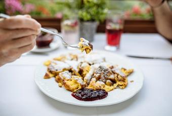 Kaiserschmarrn mit Apfelkompott