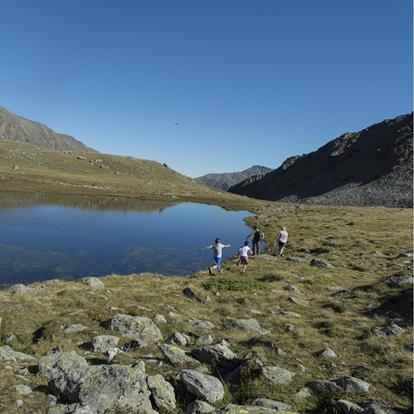 Hiking with the family in Schnalstal Valley