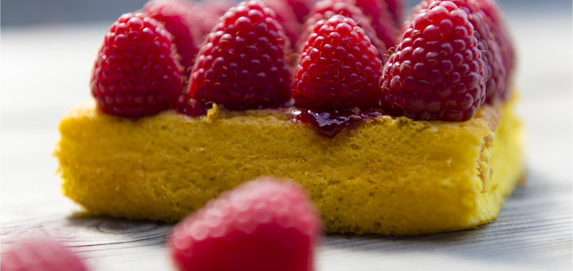 Raspberry cake