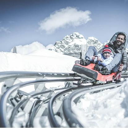 Tobogganing-AlpinBob-family-winter-Avelengo-Verano-Merano2000-mk