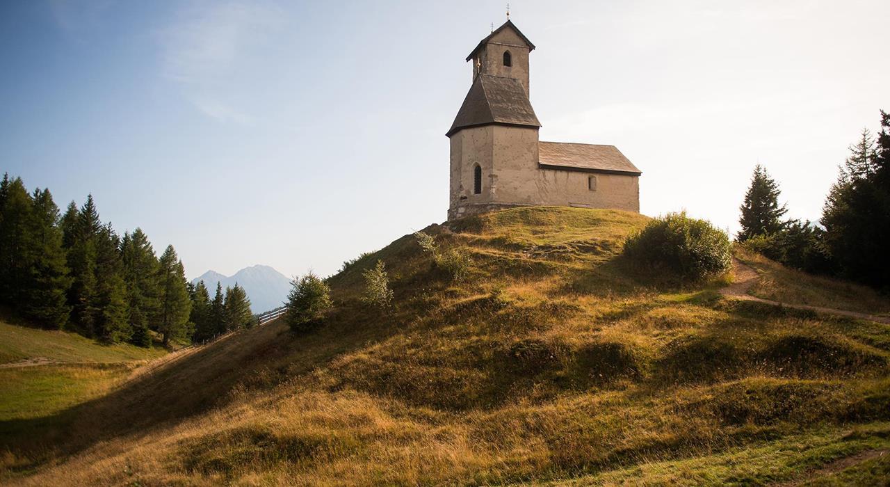 Herbstwanderungen rund um Meran in der Region Lana