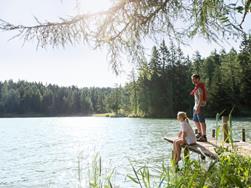 Un tuffo rinfrescante nel lago