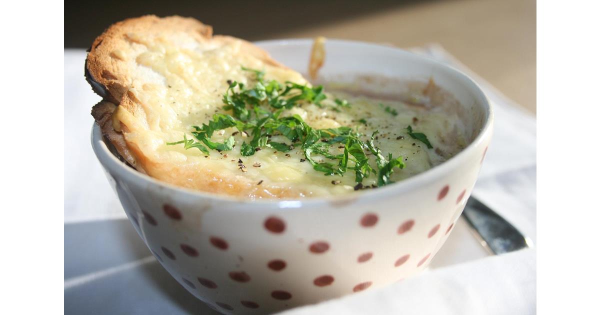 Recipes Onion soup with alpine cheese