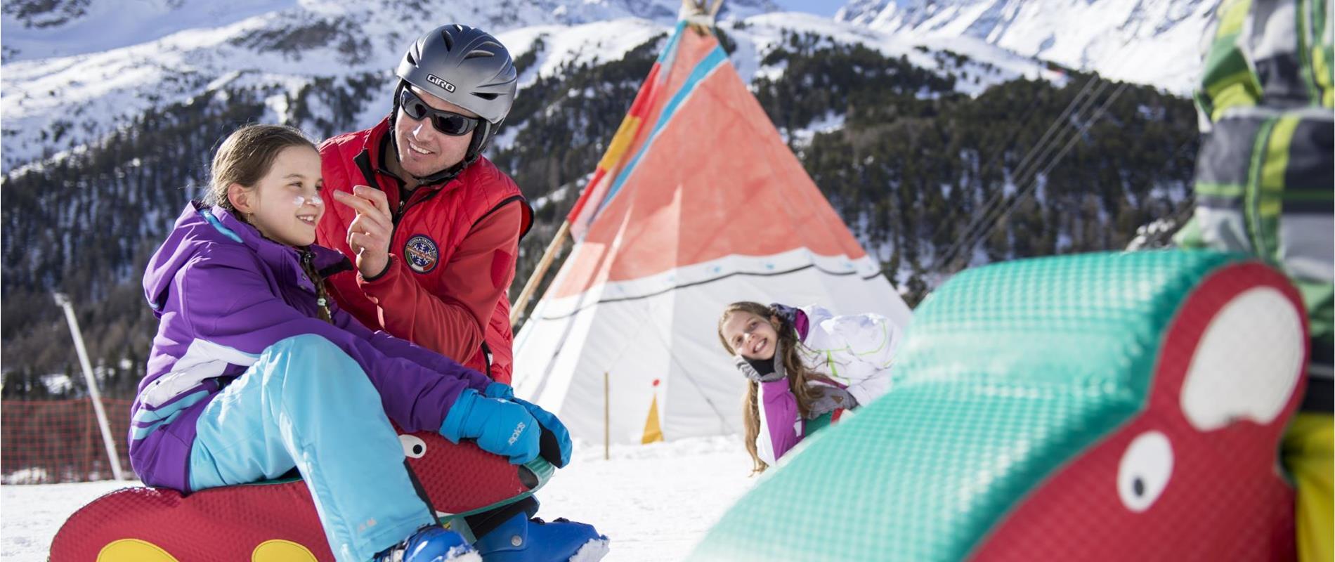 La scuola di sci e snowboard in Val Senales