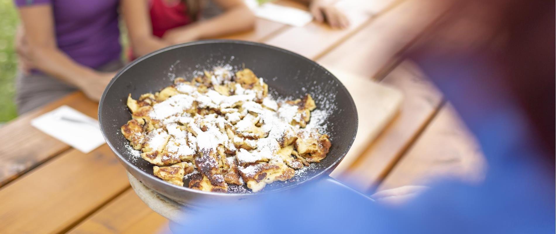 Food-and-wine-mountain-hut-Kaiserschmarrn-Avelengo-Verano-Merano2000-ml