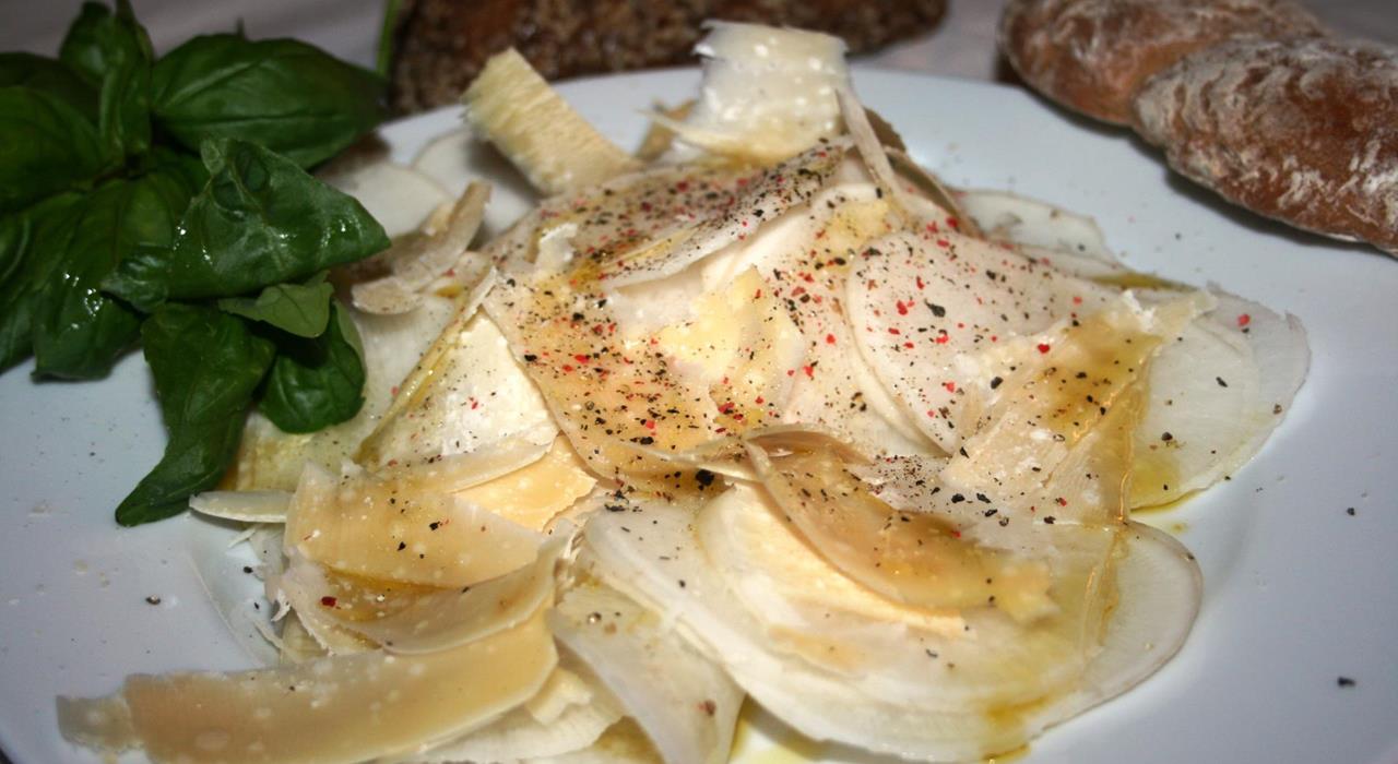 Radish with Parmesan Slices and Olive Oil