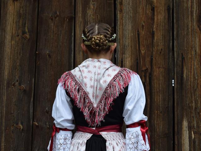 tradition-und-brauchtum-trachten-anna-goetsch-2019-4