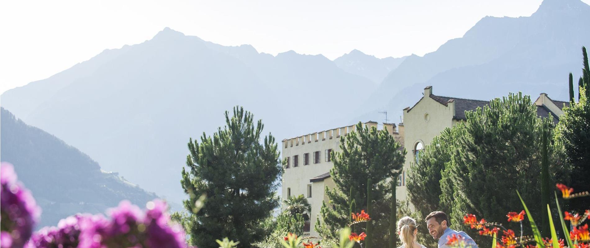 Sehenswuerdigkeit-Schloss-Trauttmansdorff-Hafling-Voeran-Meran2000-af